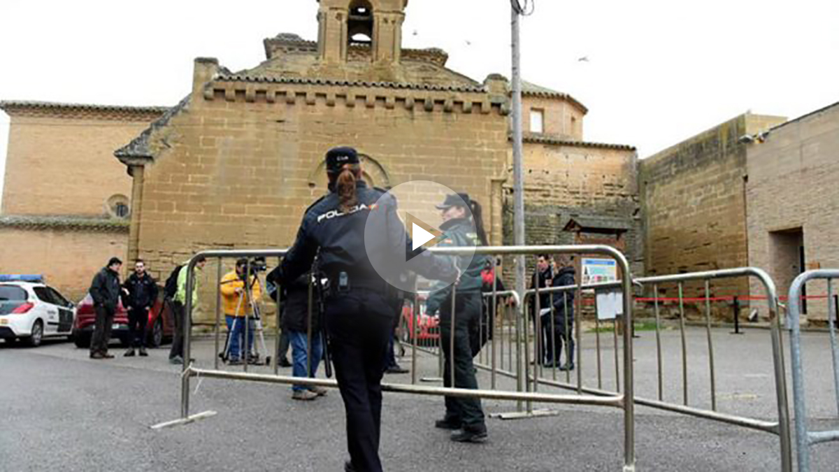 La Policía protege con valles las inmediaciones del Monasterio de Sijena, ante la llegada de los bienes procedentes del Museu de Lleida. Foto: EFE