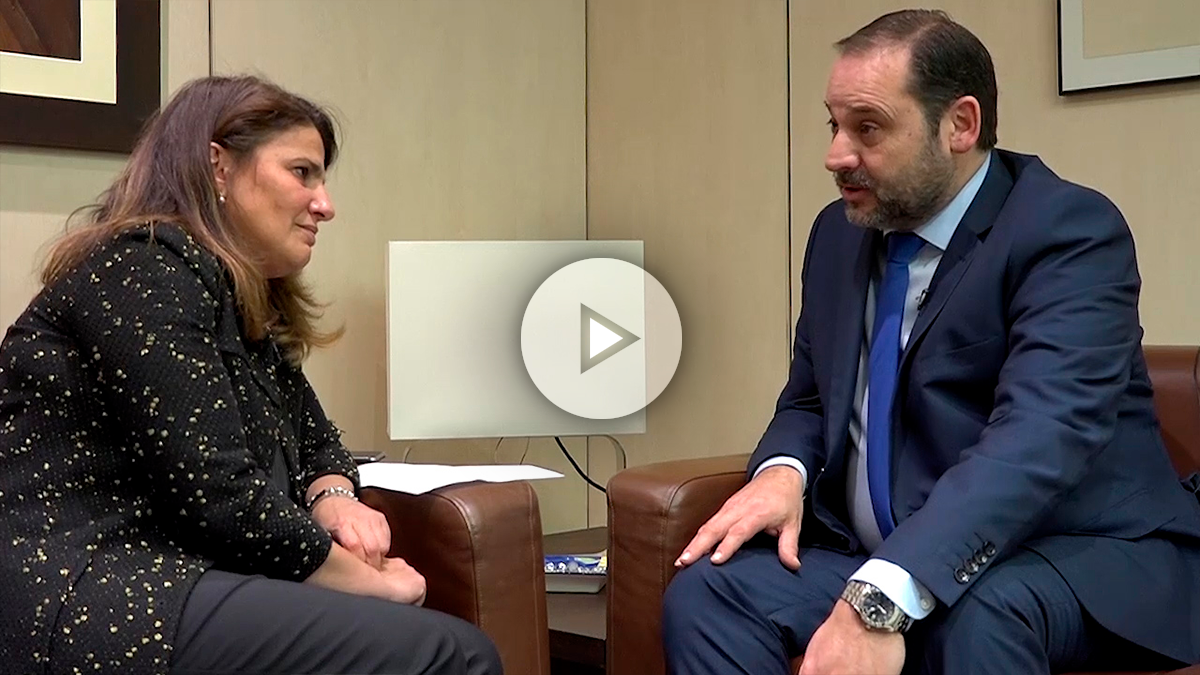 José Luis Ábalos, durante la entrevista con OKDIARIO. (Foto y Vídeo: F. Toledo y E. Falcón)