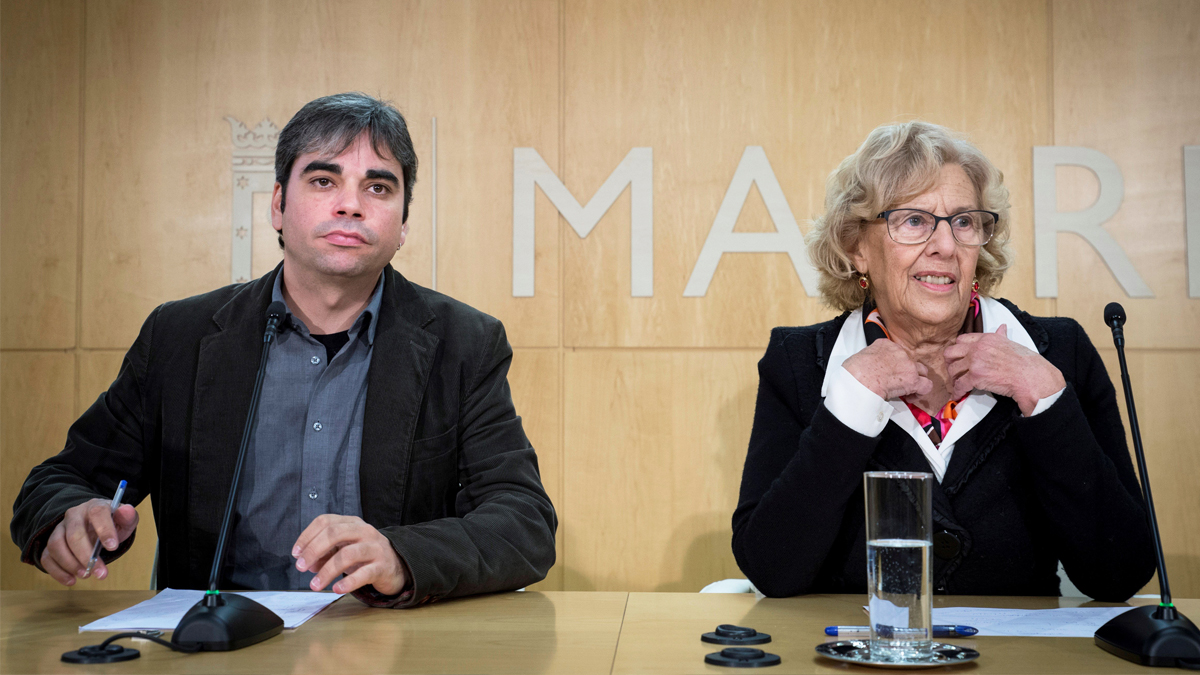 Jorge García Castaño y Manuela Carmena. (Foto: EFE)