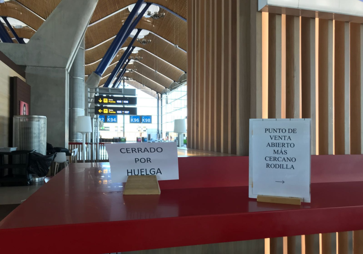 Una cafetería del aeropuerto madrileño de Barajas, durante la pasada huelga el 4 de diciembre (Fuente:CGT)