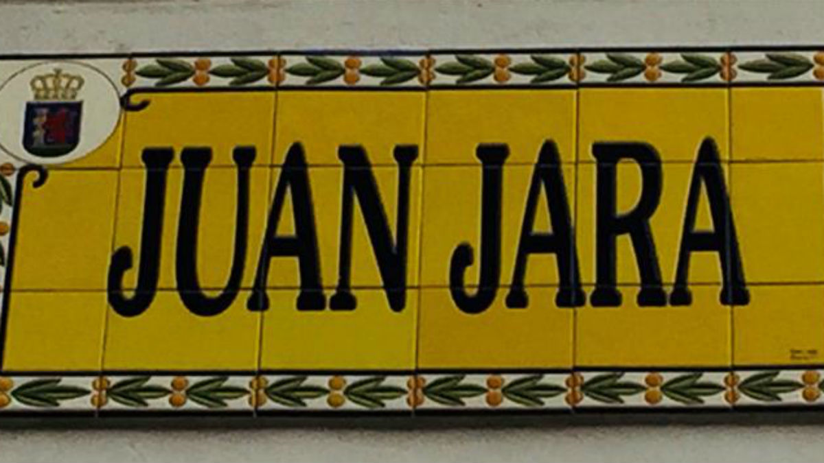 Placa de la calle Juan Jara, que será eliminada en Badajoz por la Ley de Memoria Histórica