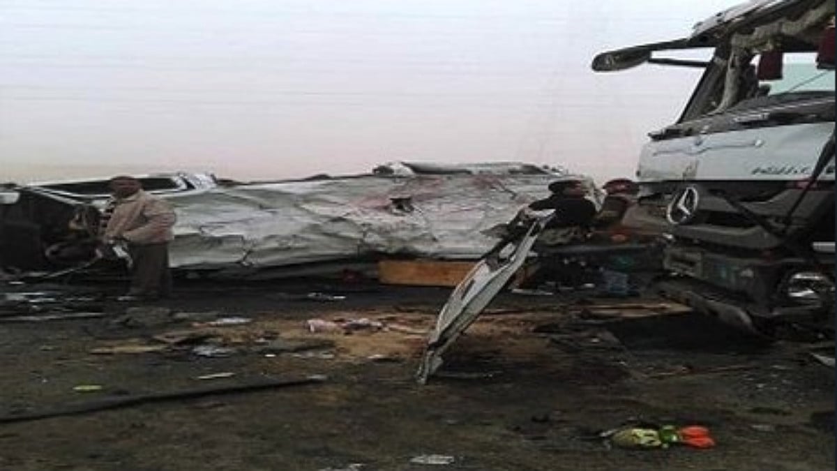 Escena del accidente en Beni Suef, cerca de El Cairo (Egipto).