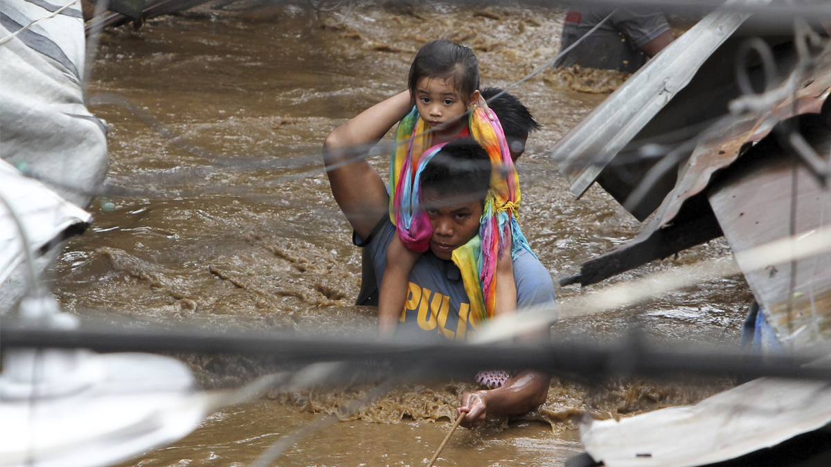 Afectados por las inundaciones en Filipinas. (Foto: AFP)