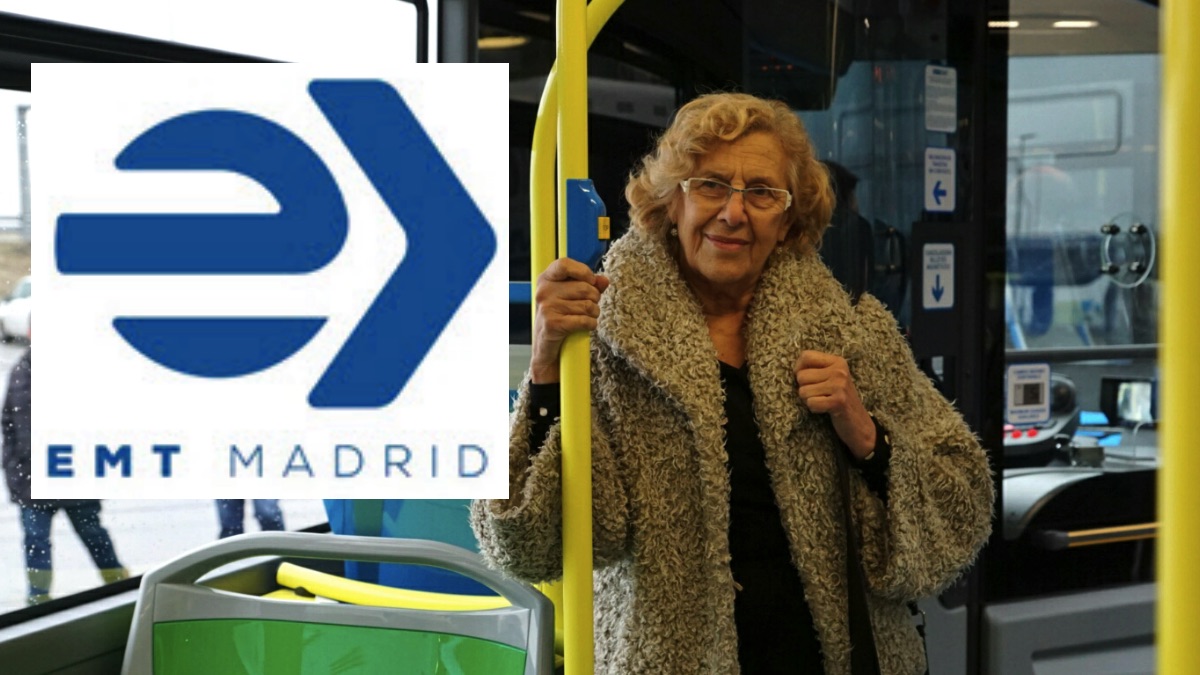 La alcaldesa Manuela Carmena junto al nuevo logo de la EMT que presupuestó en 1,5 millones. (Foto: Madrid)