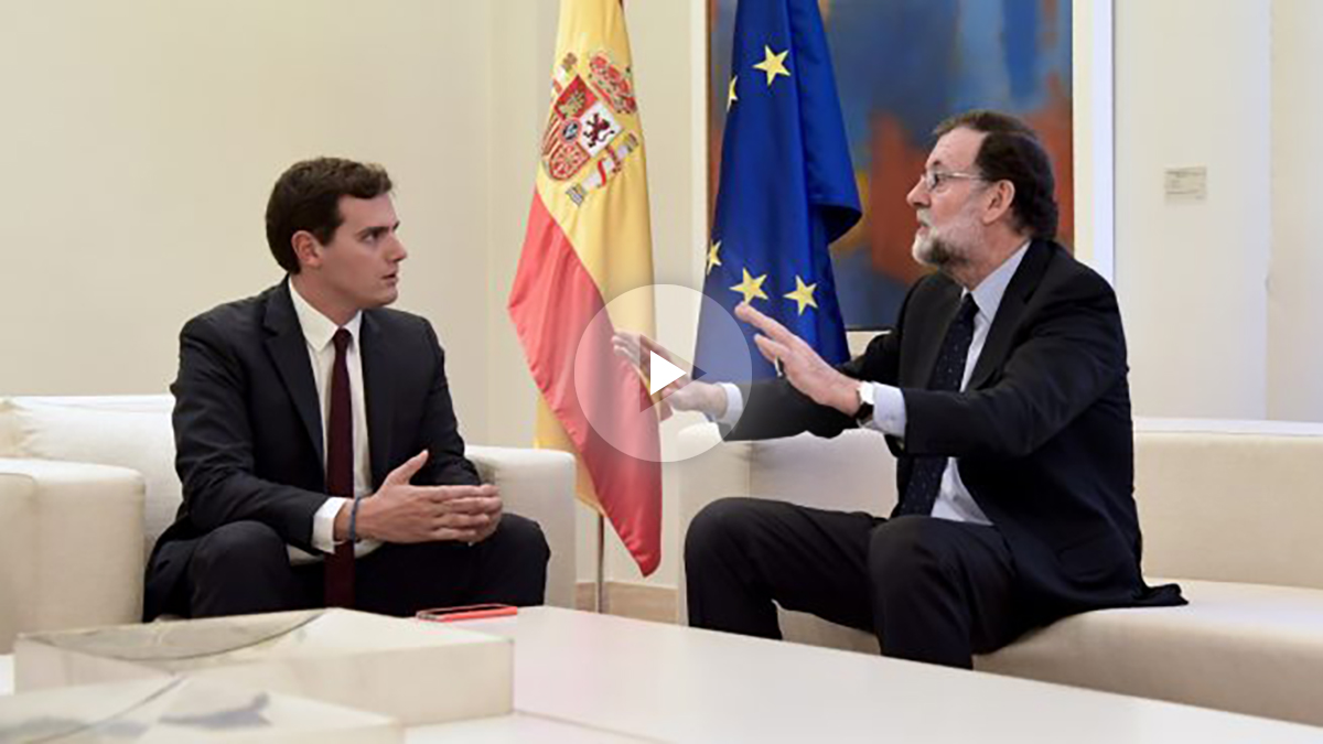Albert Rivera y Mariano Rajoy en el Palacio de La Moncloa. (Foto: AFP)