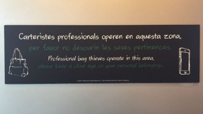 Cartel de Starbucks en Cataluña