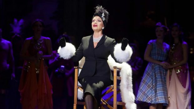 La cantante Paloma San Basilio da voz a Norma Desmond en el musical Sunset Boulevard, que se estrena por primera vez en española bajo la dirección de Jaime Azpilicueta en Santa Cruz de Tenerife. Foto: EFE
