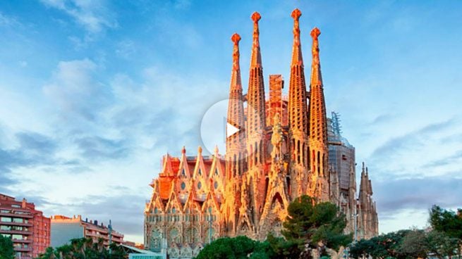 La Sagrada Familia refuerza su seguridad como en un aeropuerto: escáneres y arcos de detección de metales ?>