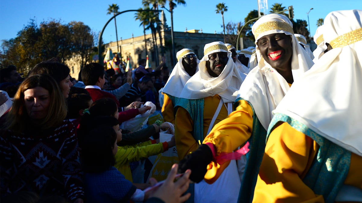 Cabalgata de los Reyes Magos de Sevilla en 2017. (Foto: AFP)