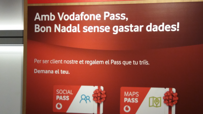 Otra empresa que suprime el español: las tiendas de Vodafone en Cataluña sólo rotulan en catalán