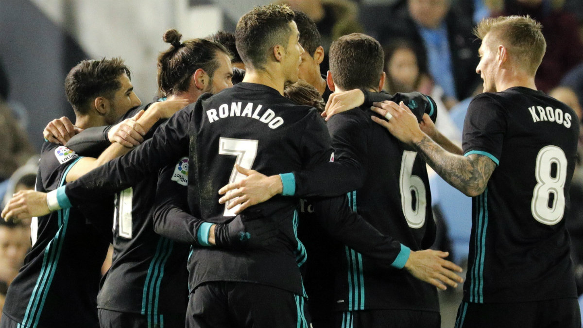 Los jugadores del Real Madrid celebran un gol en Balaídos. (EFE)