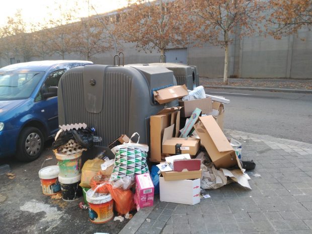 El Madrid de Carmena aún más guarro por Navidad: las fotos de la vergüenza