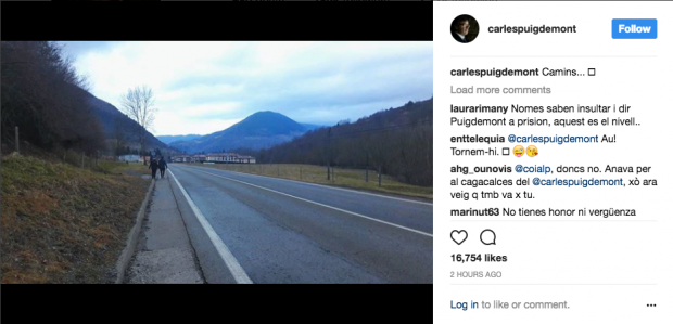 Puigdemont cuelga en Instagram una enigmática foto de la carretera que conduce a la frontera