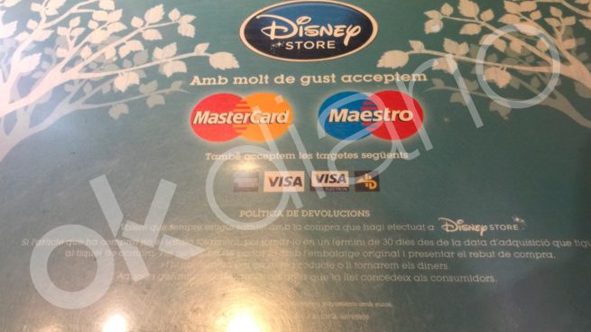 La mayor tienda de Disney en España sólo rotula en catalán