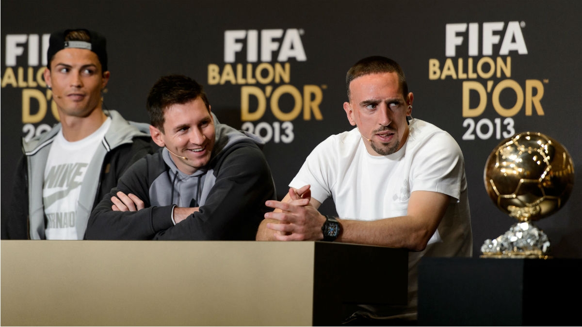 Ribéry, junto a Messi y Cristiano en el Balón de Oro de 2013. (AFP)