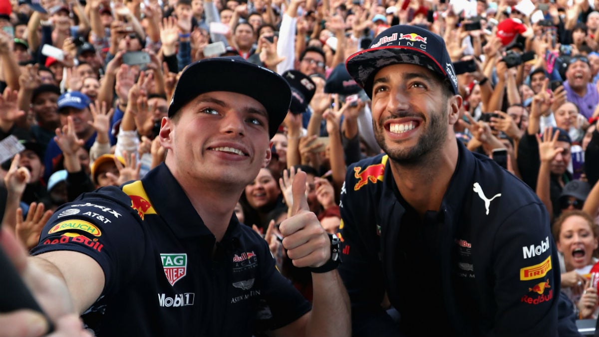 Max Verstappen ha expresado su deseo de seguir contando con Daniel Ricciardo como compañero de equipo más allá de la temporada 2018, cuando acaba el contrato del australiano con Red Bull. (Getty)