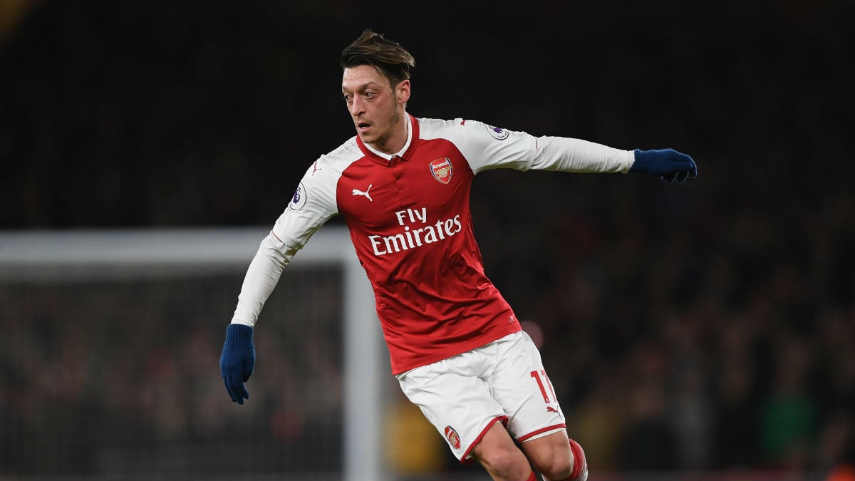 Özil durante un partido con el Arsenal (Getty)