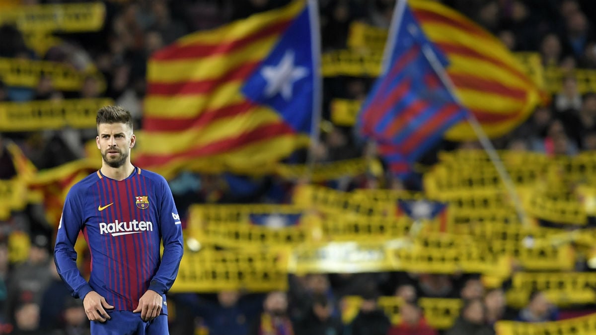 Piqué, en un aquelarre independentista del Camp Nou. (AFP)