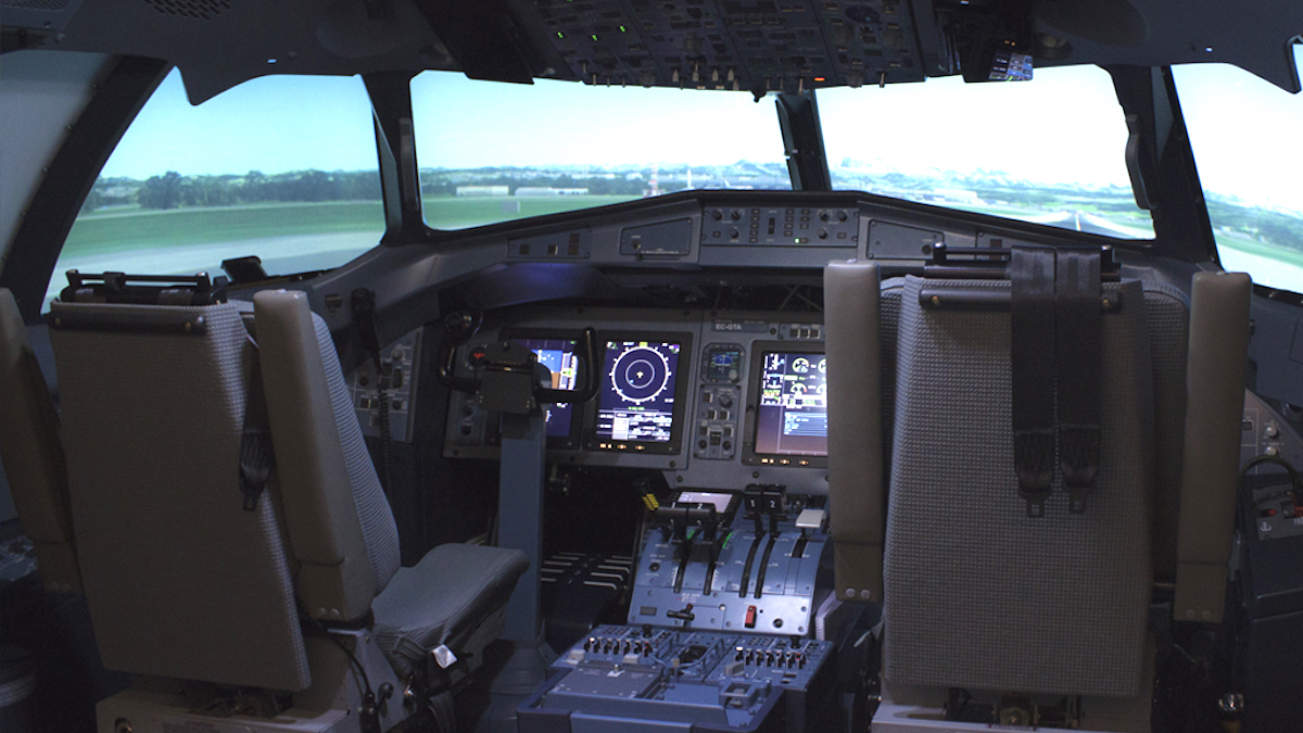 Simulador ATR 72/600  de la empresa GTA, participada por Indra.
