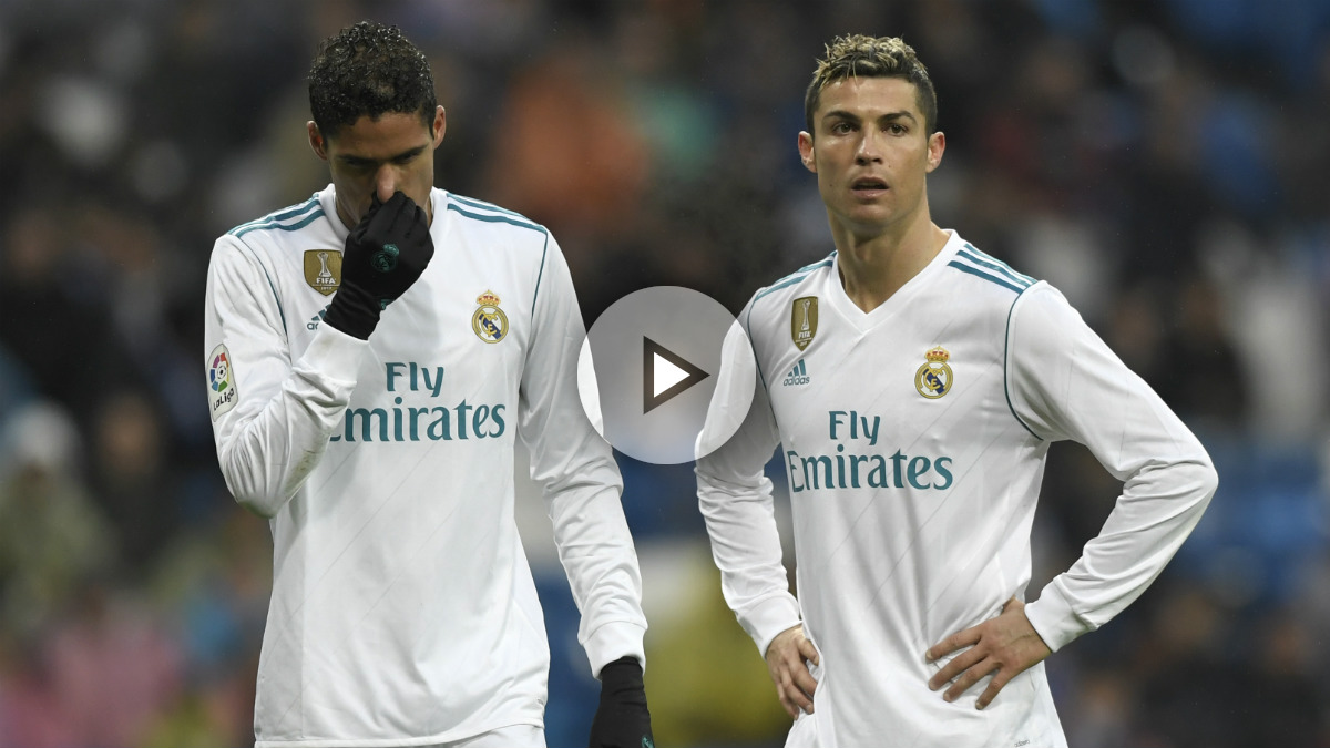 El Bernabéu despidió con pitos a los jugadores del Real Madrid. (AFP)