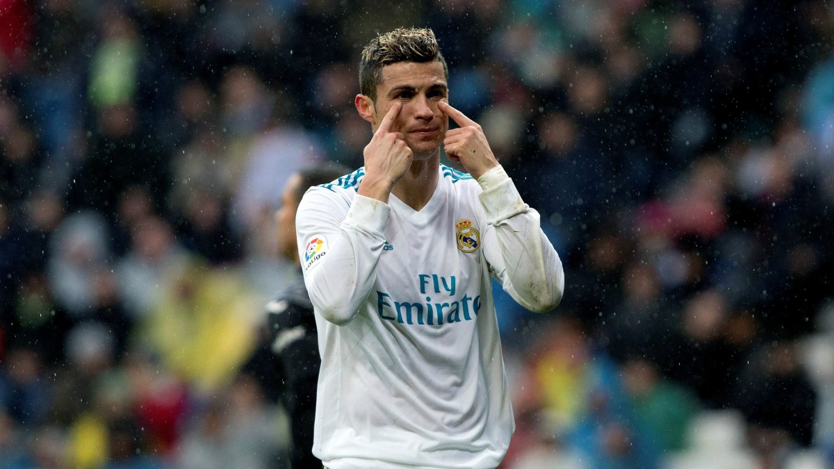 Cristiano Ronaldo protesta en el Real Madrid vs Villarreal. (EFE)