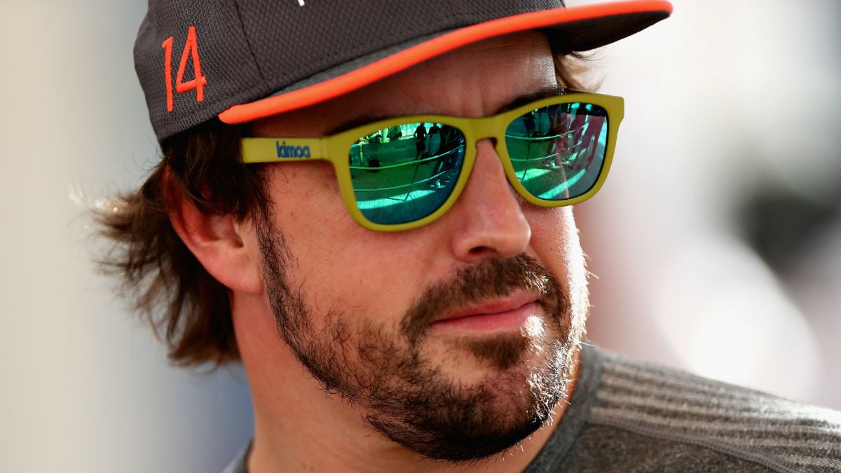 Los rumores que apuntan a Fernando Alonso como principal responsable de la salida de Honda de McLaren son falsos, según el CEO de los británicos, Zak Brown. (Getty)