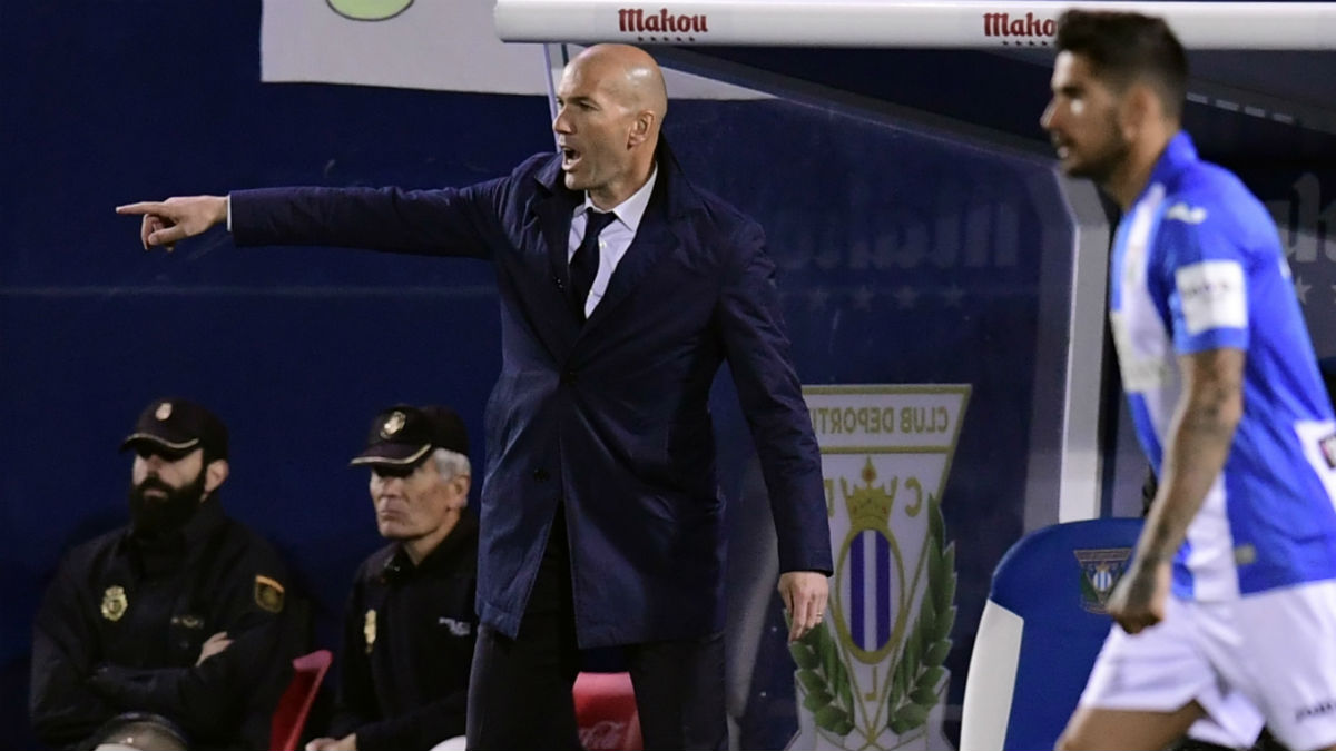 Zidane, en un partido en Butarque. (AFP)