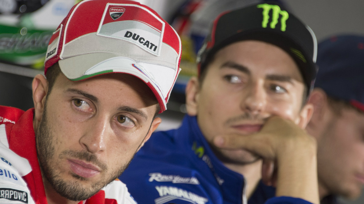 Dovizioso y Lorenzo, en rueda de prensa. (Getty)