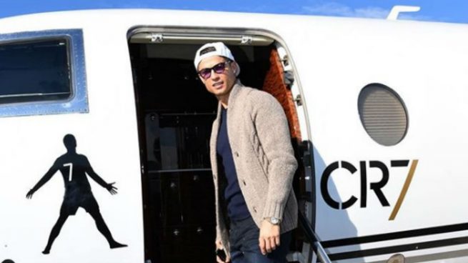 El avión de Cristiano vuelve a Turín… sin él