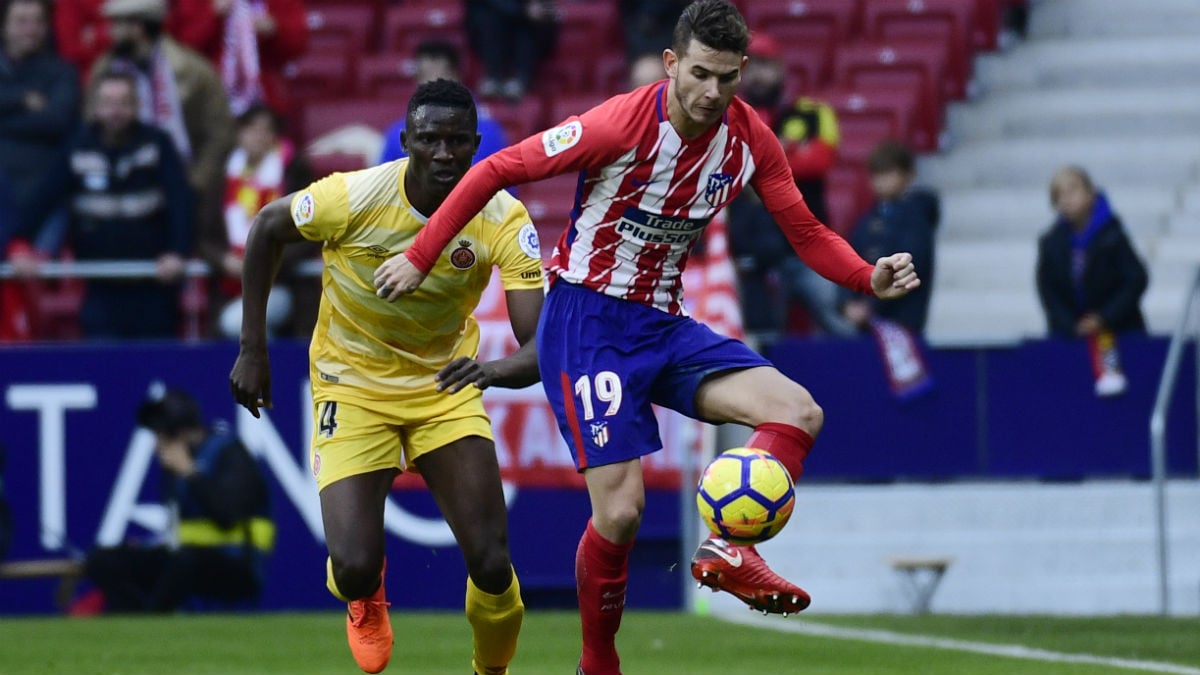 Lucas Hernández controla un balón ante el Girona. (AFP)