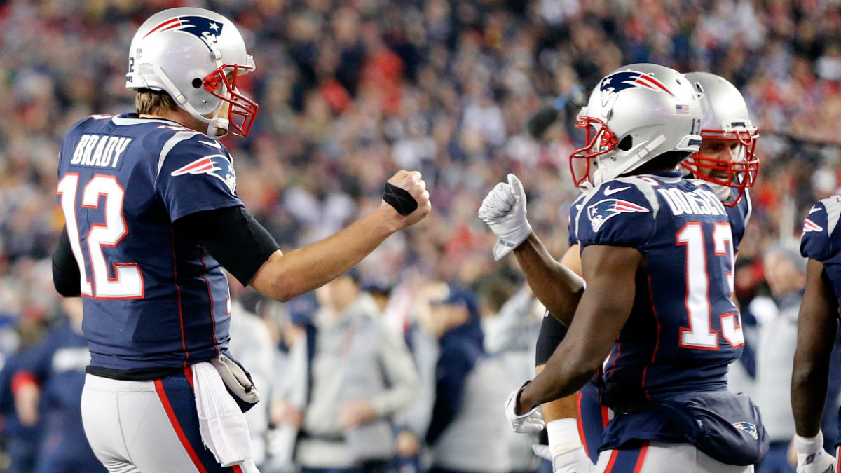Tom Brady celebra el pase a su octava final con los Patriots. (AFP)