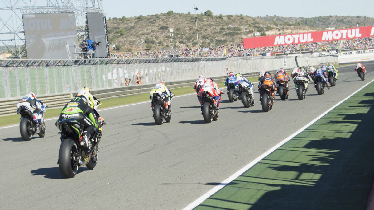 El campeonato del mundo de MotoGP contará en un futuro no muy lejano con una carrera urbana en su calendario, del que podrían desaparecer dos de las citas españolas. (Getty)