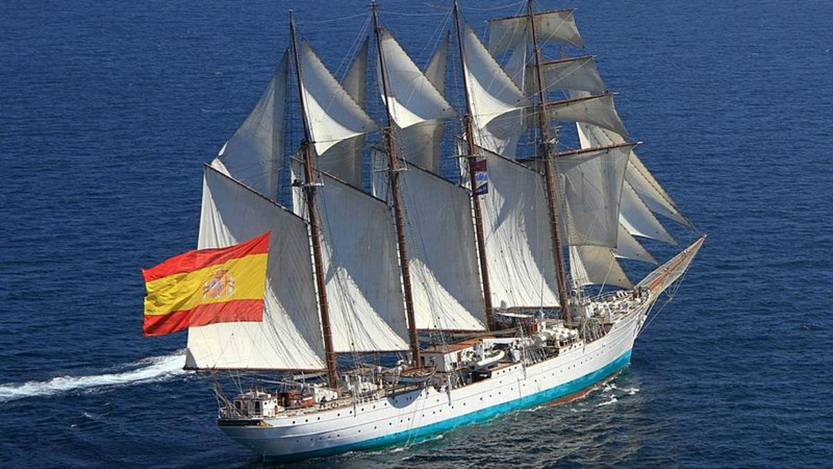 El buque de la Armada Juan Sebastián Elcano.