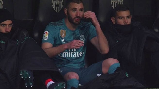 benzema-abrigo-suelo-mestalla