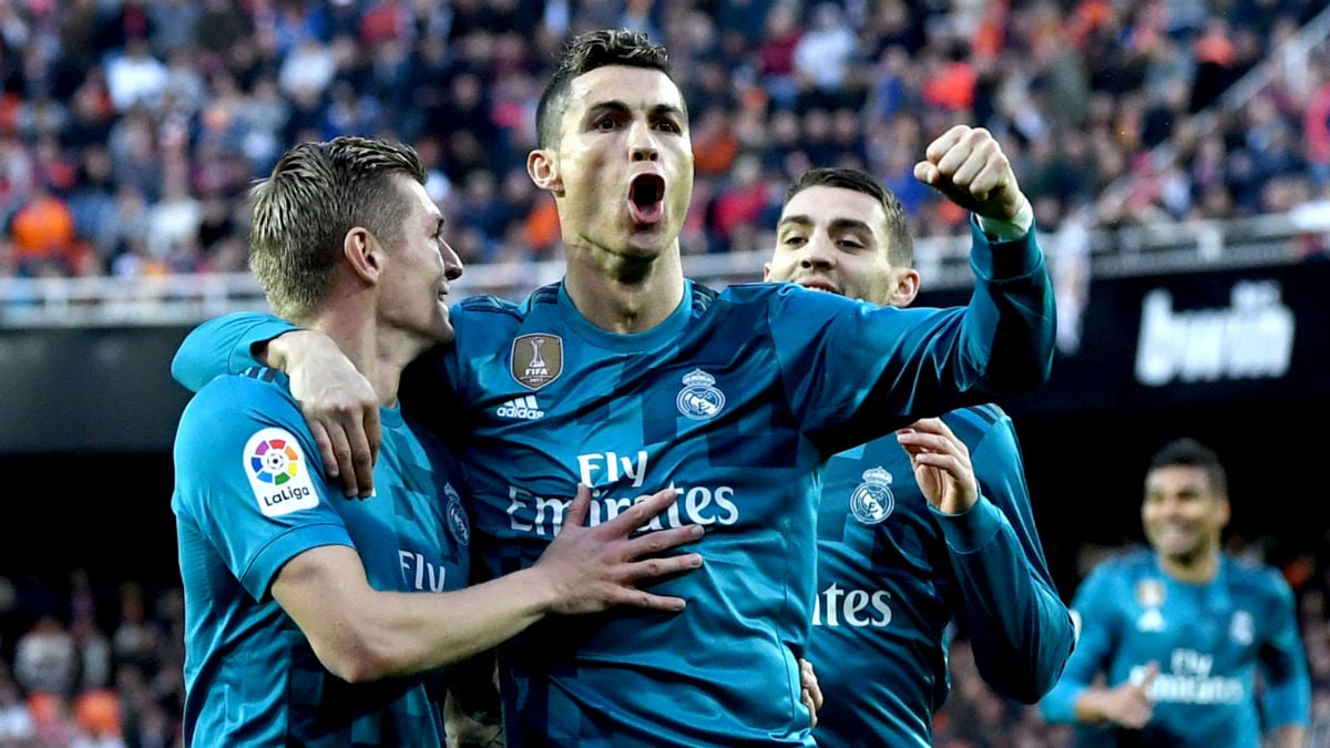 Cristiano, Kroos y Kovacic celebrando un gol en Mestalla (Getty)