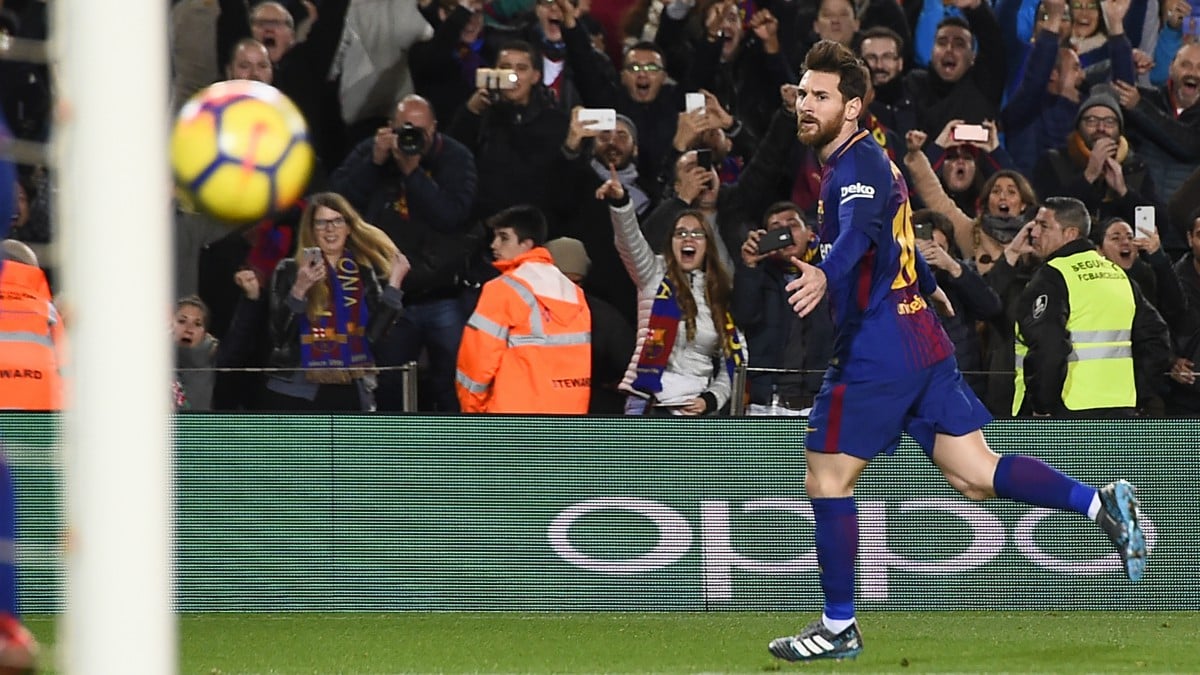 Messi celebra su gol al Alavés. (EFE)