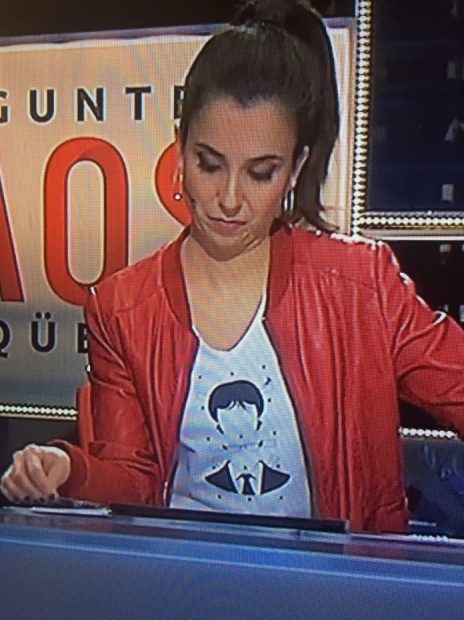 La presentadora de TV3 con la camiseta de Carles Puigdemont