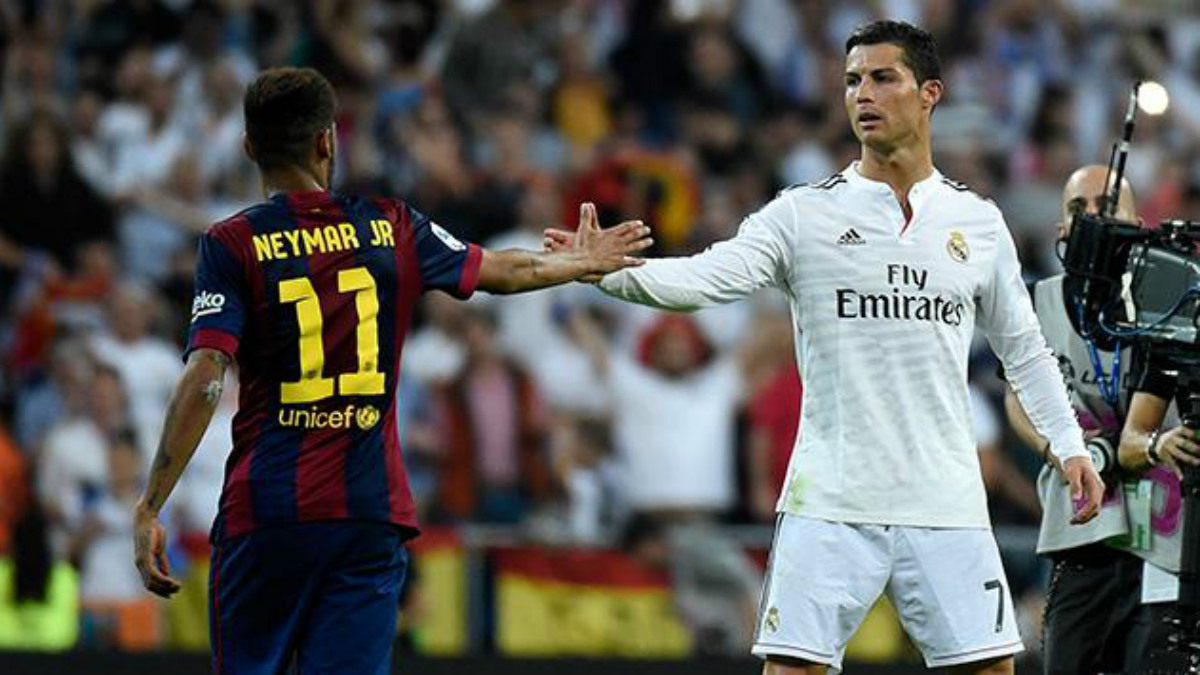 Neymar y Cristiano durante un Clásico entre Real Madrid y Barcelona. / AFP