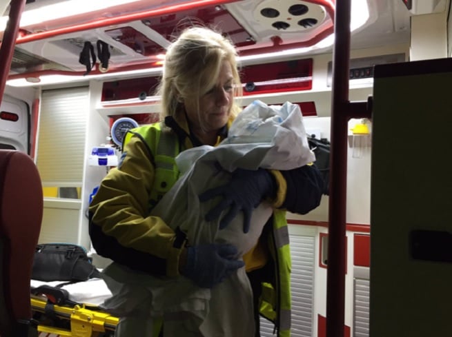 Bebé de pocos días que había sido abandonada es atendida por el SAMUR