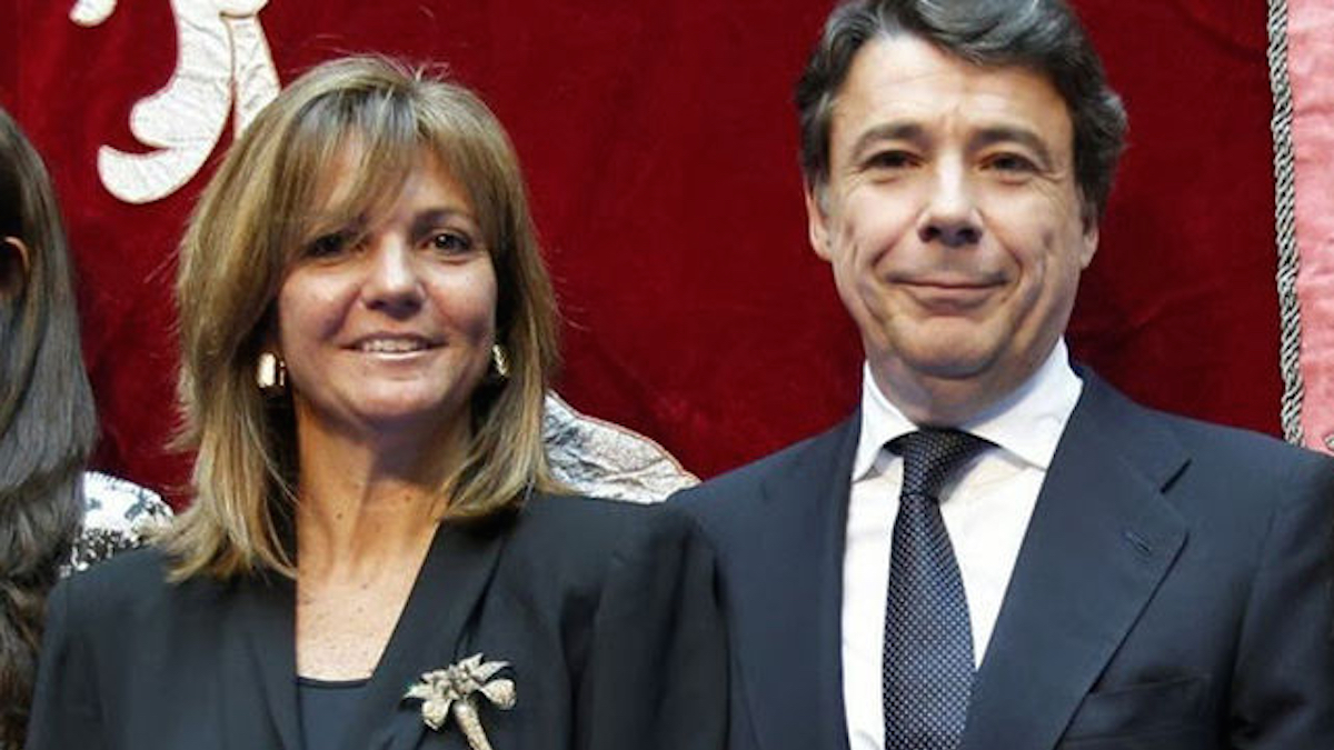El expresidente madrileño, Ignacio González y su esposa Lourdes Cavero.