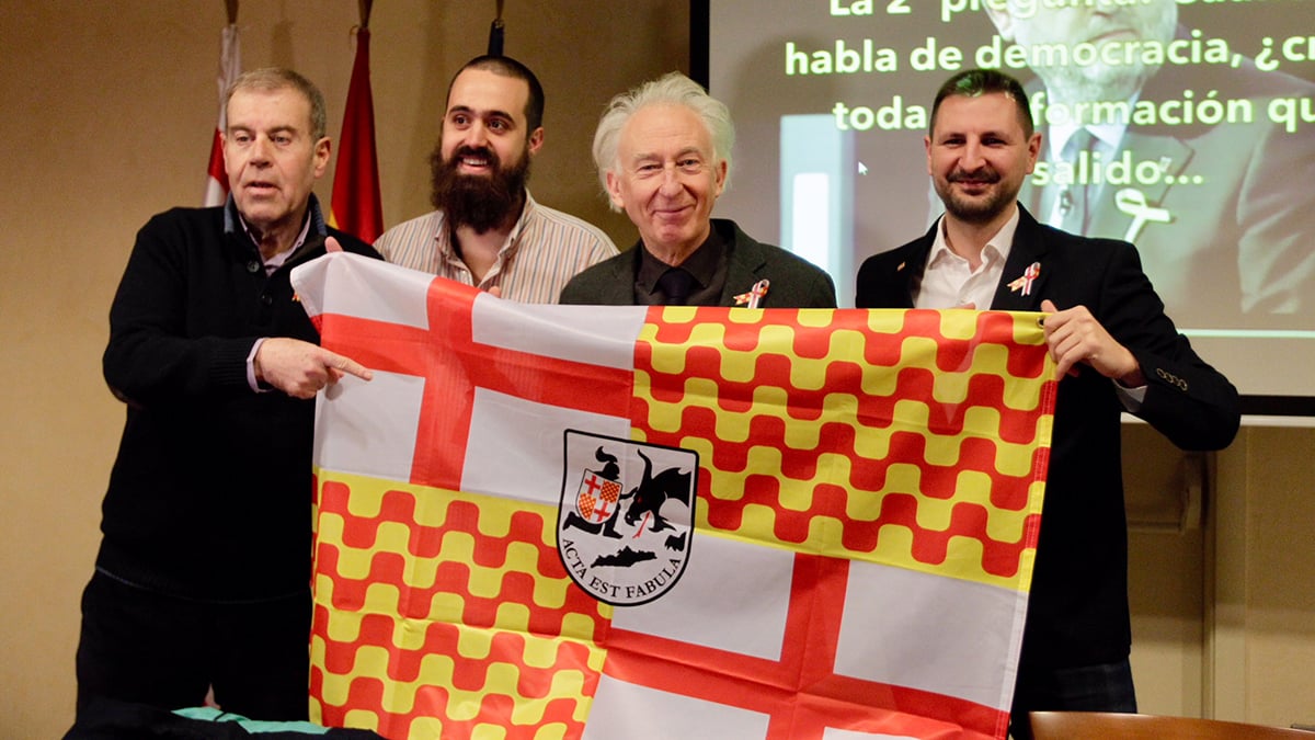 Tomás Guasch, Jaume Vives y Albert Boadella en un acto en favor de Tabarnia. (Foto: Francisco Toledo)