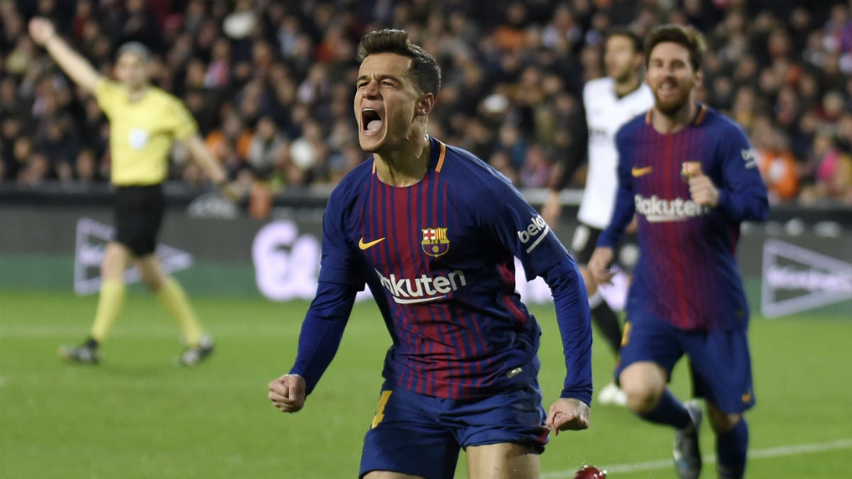 Coutinho celebra un gol al Valencia. (AFP)