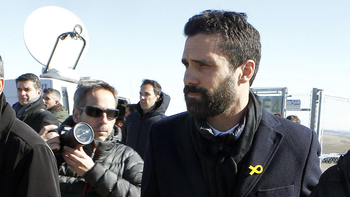 El presidente del Parlament de Cataluña, Roger Torrent, a la salida de la prisión de Estremera. (EFE)