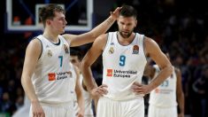 Doncic y Reyes, tras caer ante Olympiacos (EFE).