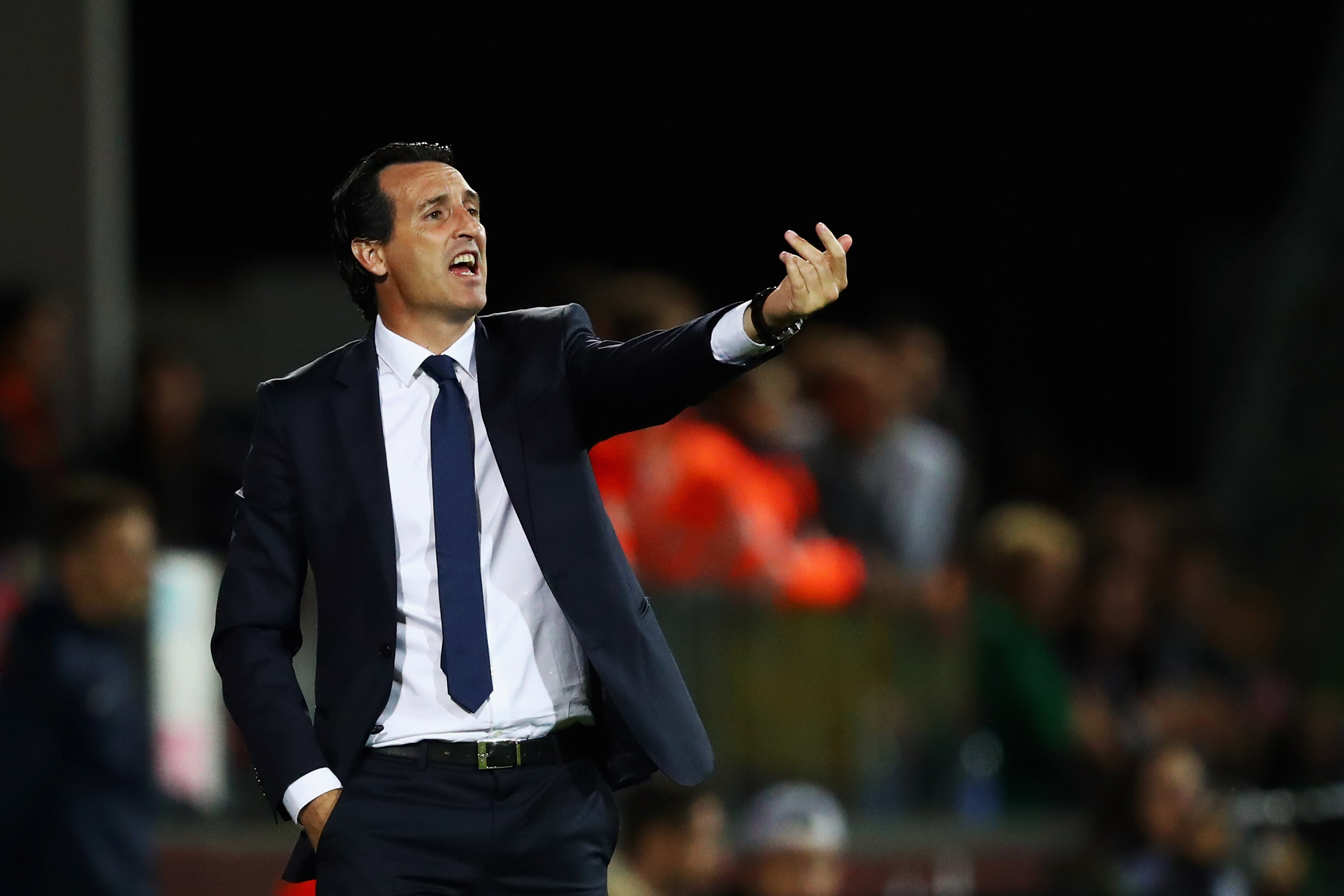 Unai Emery da instrucciones en un partido reciente. (AFP)