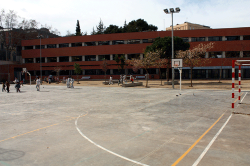 Colegio público Torrent del barrio de Horta, en Barcelona