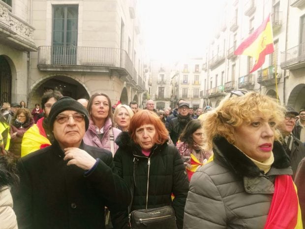 Concentración contra el cambio de nombre de la Plaza de la Constitución en Gerona