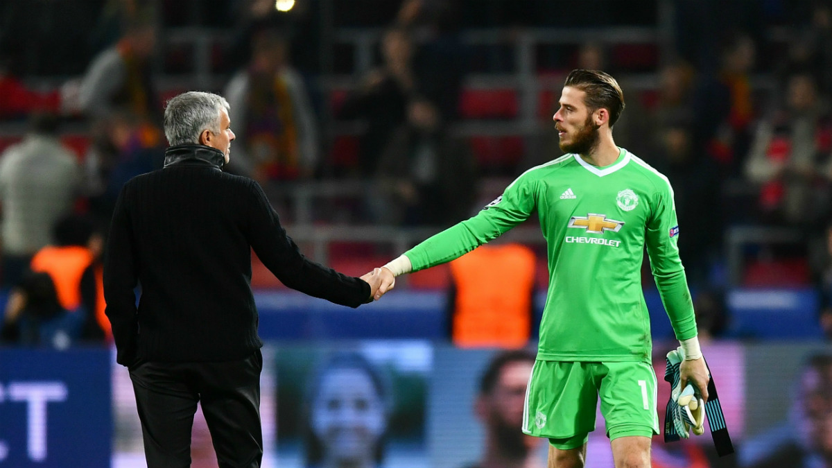 Mourinho y De Gea a la conclusión de un partido del United. (Getty)