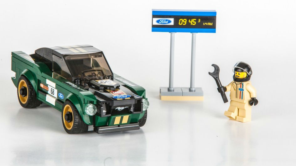 El Ford Mustang Bullit pasa a formar parte del gran elenco de coches que Lego ha transformado en juguetes para los más pequeños de la casa.