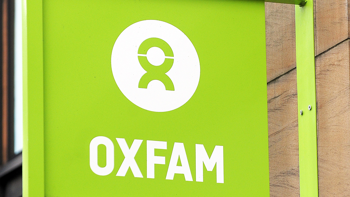 Logo de la ONG Oxfam en una de sus sedes. (Foto: AFP)